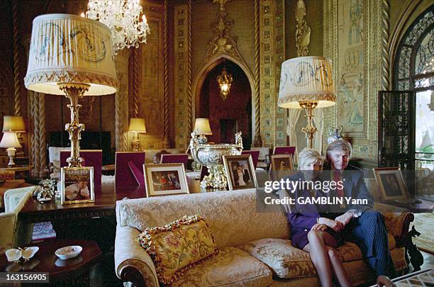 Rendezvous With Donald Trump And Her Companion Marla Maples In The Luxurious Residence Of Mar-A-Lago. Palm Beach - 18 novembre 1993 - Portrait de...