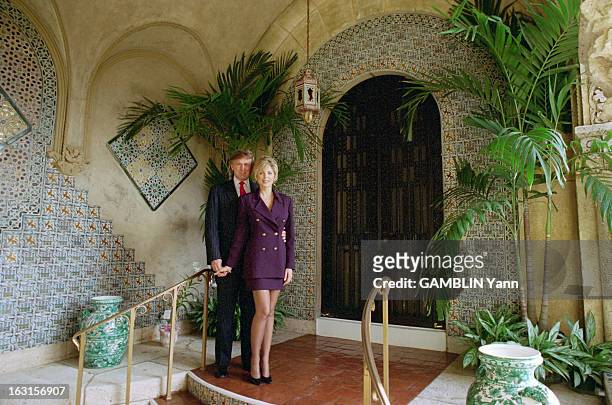 Rendezvous With Donald Trump And Her Companion Marla Maples In The Luxurious Residence Of Mar-A-Lago. Palm Beach - 18 novembre 1993 - Portrait de...
