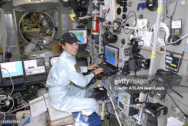 Woman First Space Tourist. Anousheh ANSARI a dépensé 20 millions de dollars pour prendre onze jours de vacances dans la Station spatiale...