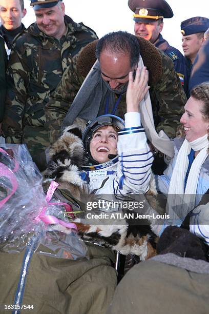 Woman First Space Tourist. Anousheh ANSARI a dépensé 20 millions de dollars pour prendre onze jours de vacances dans la Station spatiale...