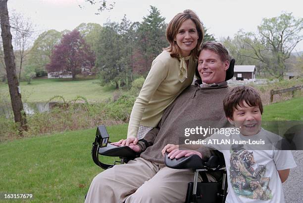 Rendezvous With Christopher Reeve. Aux États-Unis, près de New-York, en avril 1998, Christopher REEVE, en famille dans leur villa de BEDFORD. Dans le...