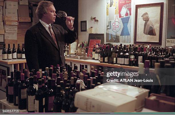 Wine Critic Robert Parker At Home With Family In Maryland. Aux Etats-Unis, en septembre 2001, Rendez-vous avec Robert PARKER, oenologue, critique de...