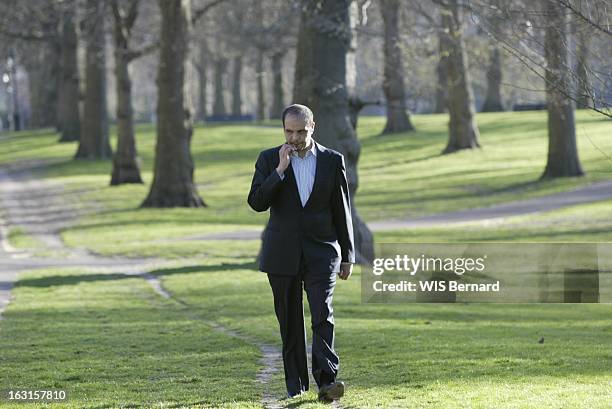 Rafik Khalifa In London. Rafik KHALIFA, ruiné et objet de plusieurs mandats d'arrêt pour 'transfert illicite de fonds à l'étranger' a trouvé refuge...