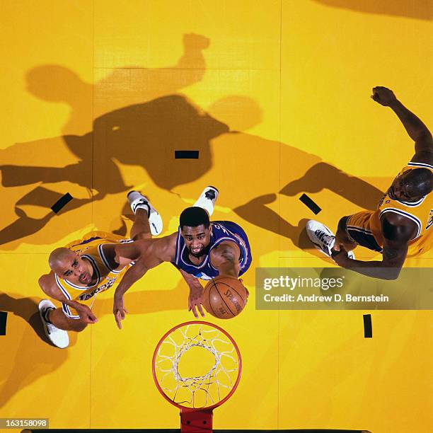 Chris Morris of the Utah Jazz shoots against the Los Angeles Lakers in Game Three of the Western Conference Semifinals as part of the 1998 NBA...