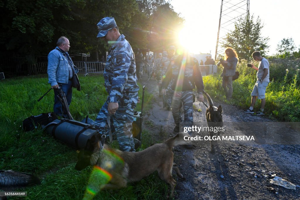 CORRECTION / RUSSIA-UKRAINE-CONFLICT-PRIGOZHIN-FUNERAL