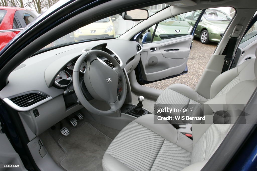 The Peugeot 207. L'intérieur avant du modèle PEUGEOT News Photo
