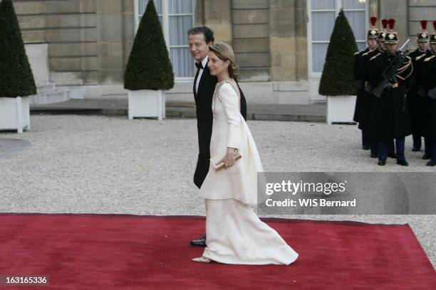 Dinner At The Elysee In Honor Of King Juan Carlos Ist And The Queen Sophie Of Spain. L'arrivée des convives dans la cour de l'Elysée à Paris :...