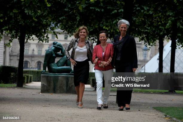 Meeting Between Christine Lagarde, Anne Lauvergeon And Dominique Senequier At The Garden Of Tuileries. Paris, vendredi, 4 septembre 2009 : rencontre...