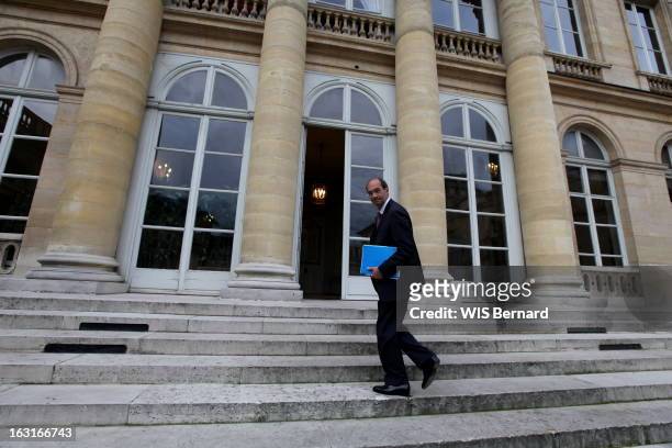 Labour Minister Eric Woerth. Paris, lundi 6 septembre 2010, 7h45 : Eric WOERTH reçoit l'équipe de 'Paris Match' au ministère du Travail, rue de...