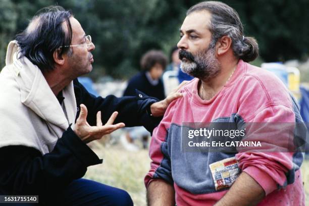 Alex Métayer et Didier Pain sur le tournage du film 'Le bonheur se porte large', en octobre 1987.