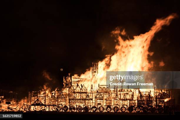 hire - a model of london city burns - riot fire stock pictures, royalty-free photos & images