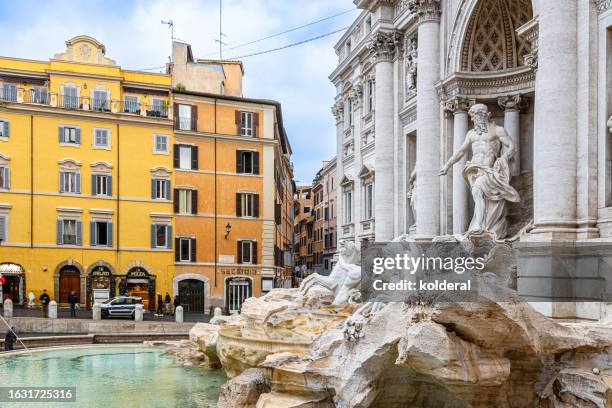 trevi fountain baroque masterpiece - fine art statue stock pictures, royalty-free photos & images