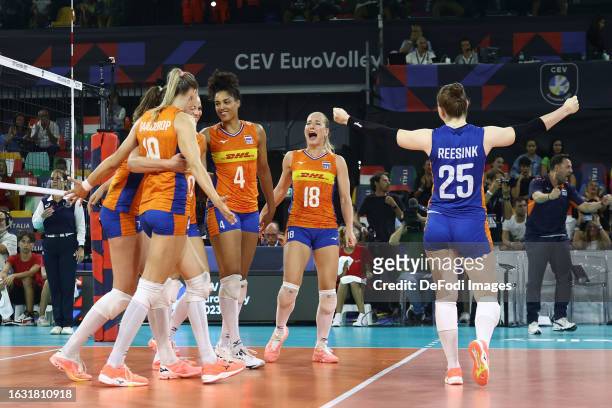 Netherlands players celebrate after winning the Women's EuroVolley Quarter Final match between Netherlands vs Bulgaria on August 29, 2023 in...