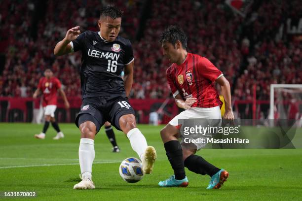 Shoya Nakajima of Urawa Reds in action during the AFC Champions League Qualifying Play-Off match between Urawa Red Diamonds and Lee Man at Saitama...