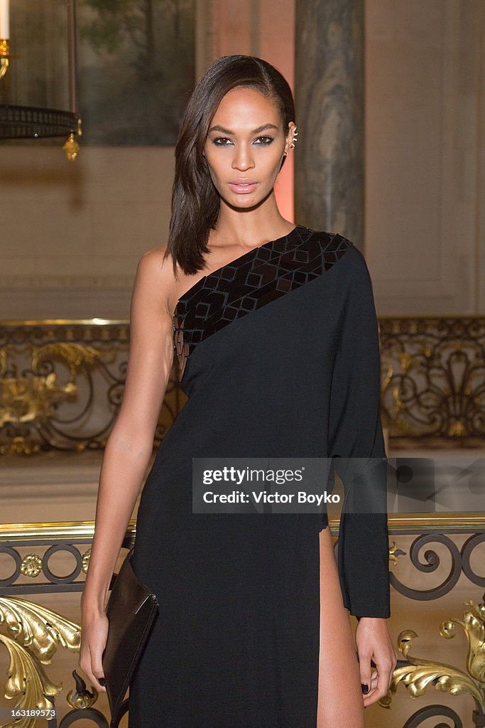 'CR Fashion Book Issue 2' - Carine Roitfeld Cocktail Arrivals - PFW F/W 2013