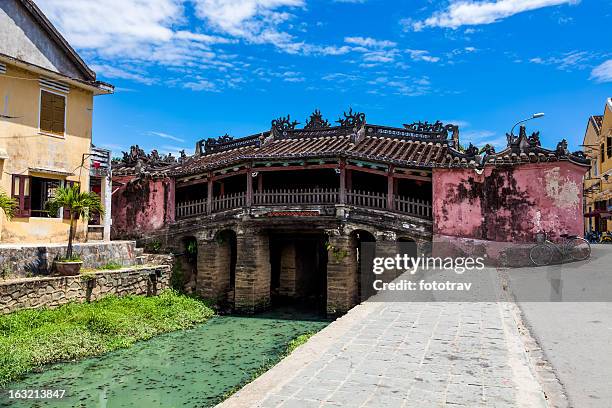 japanese bridge in hoi an, vietnam - japanese pagoda bildbanksfoton och bilder