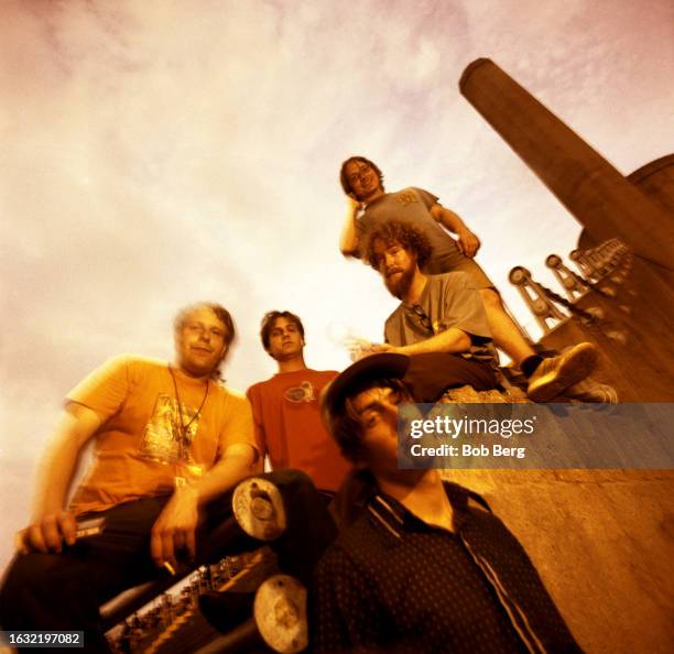 American musician Stephen Malkmus , American percussionist Bob Nastanovich, American guitarist Scott Kannberg, American drummer Steve West and...