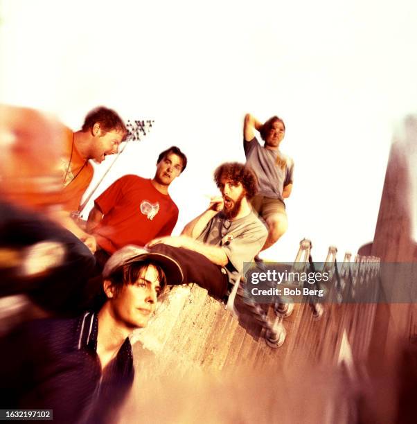 American musician Stephen Malkmus , American percussionist Bob Nastanovich, American guitarist Scott Kannberg, American drummer Steve West and...