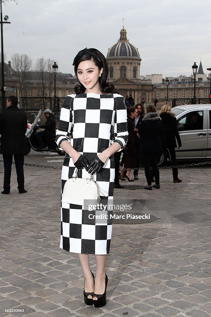 Louis Vuitton - Outside Arrivals - PFW F/W 2013