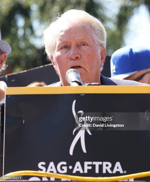 Martin Sheen Photos and Premium High Res Pictures - Getty Images