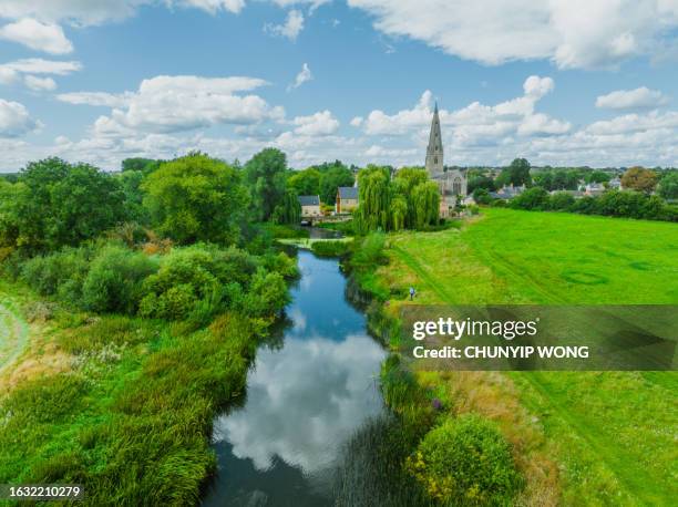 vista aérea del campo en midlands inglesas - buckinghamshire fotografías e imágenes de stock