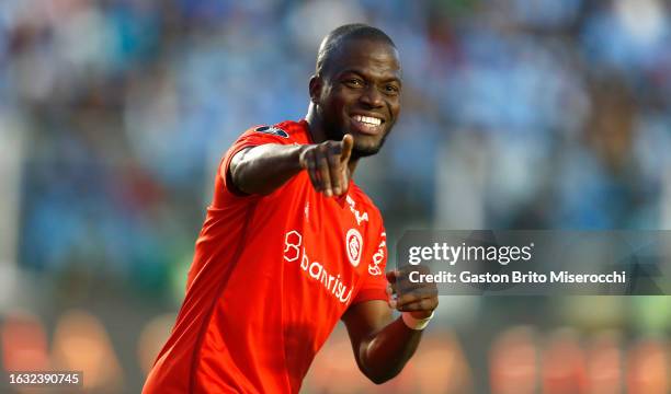 Enner Valencia of Internacional celebrates after scoring the team's first goal during a Copa CONMEBOL Libertadores 2023 quarterfinal first leg match...