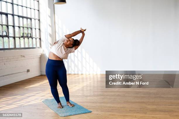 1,125 Black Woman Yoga Pants Stock Photos, High-Res Pictures, and Images -  Getty Images