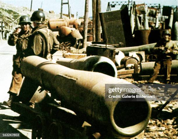 V1 V2 Rockets 607 V2 Rocket Photos & High Res Pictures - Getty Images