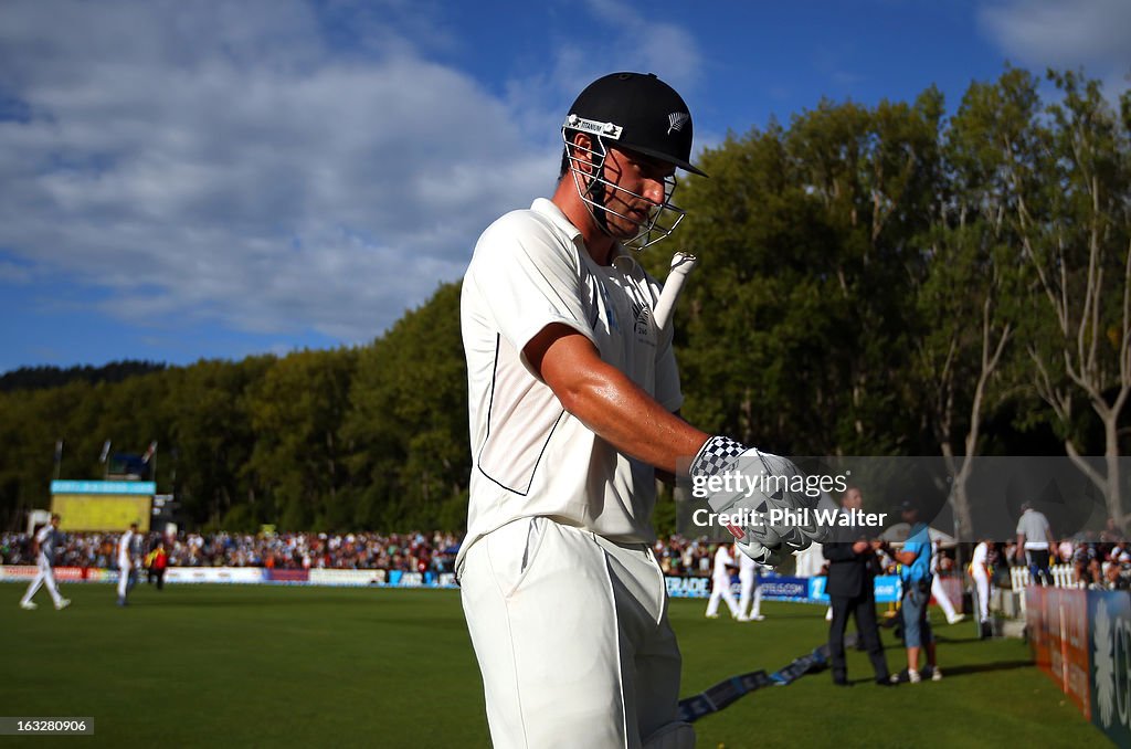 New Zealand v England - 1st Test: Day 2