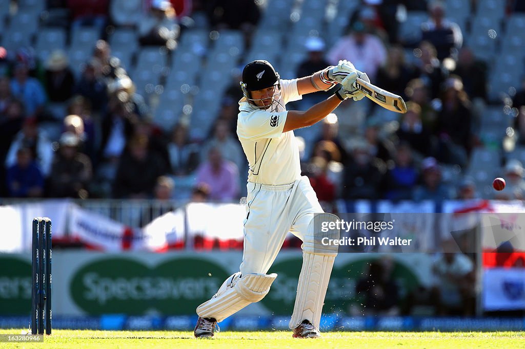 New Zealand v England - 1st Test: Day 2