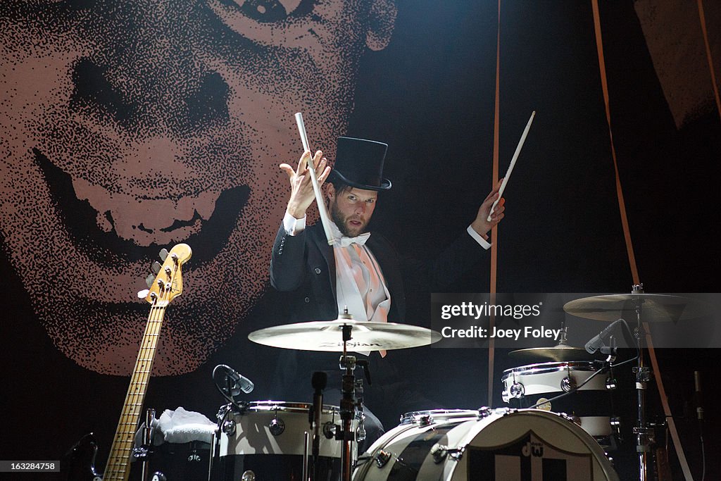 The Hives With The Zero Boys In Concert