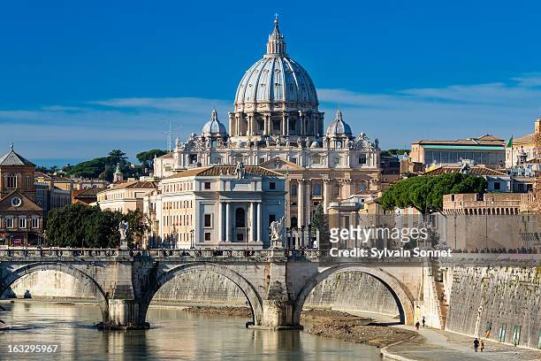 rome, st. peter's basilica  seen over river tiber - バチカン市国 ストックフォトと画像