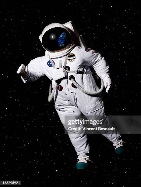 cosmonaut in space - astronaut bildbanksfoton och bilder