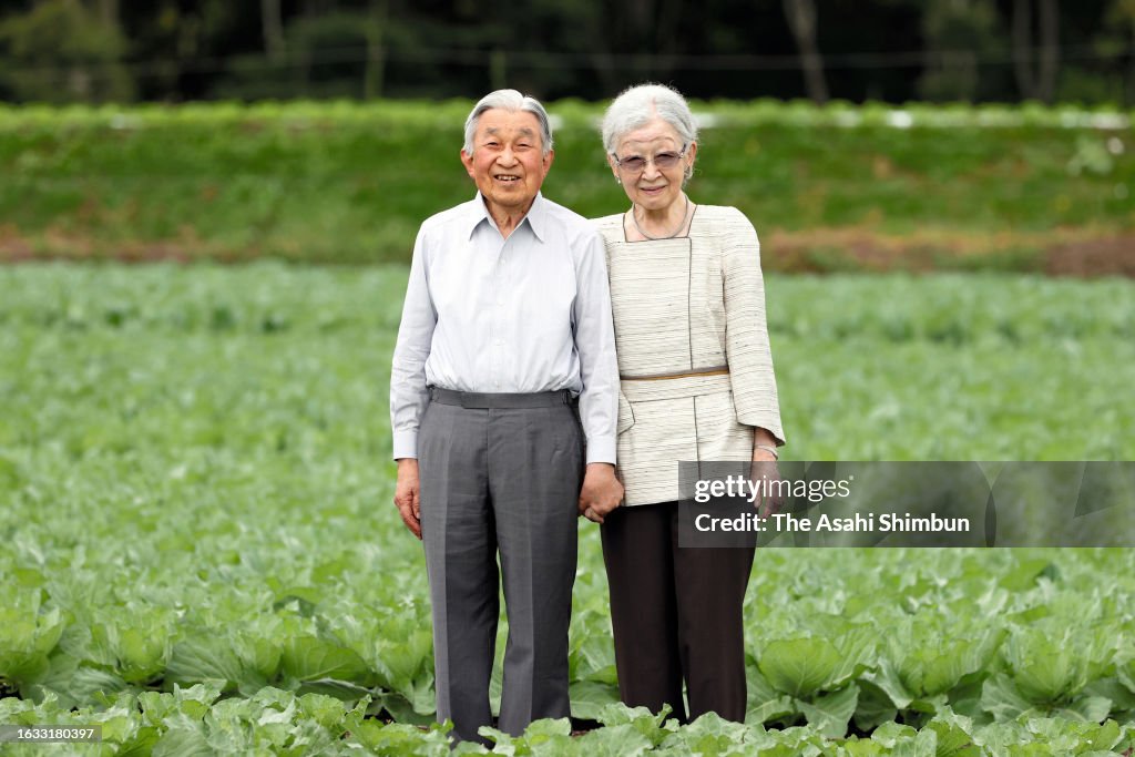 Emperor Emeritus And Empress Emerita Visit Karuizawa