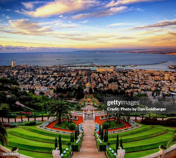 the city beneath - haifa fotografías e imágenes de stock