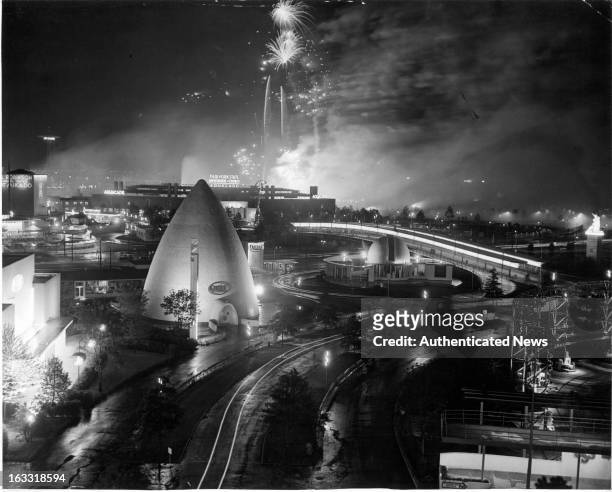 World's Fair at night in New York City, 1939.