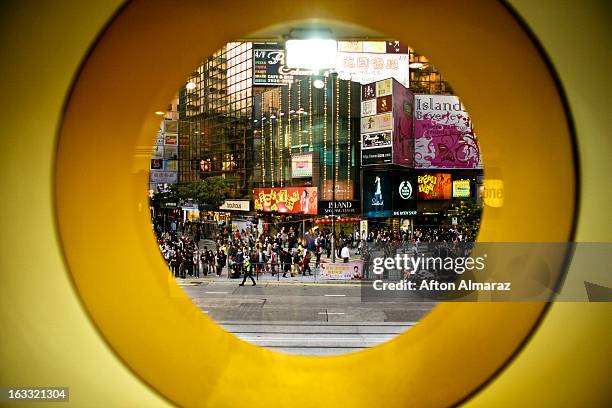 hong kong street life - causeway bay stockfoto's en -beelden