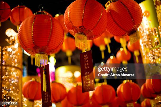 hong kong chinese new year - hong kong chinese lanterns stock pictures, royalty-free photos & images