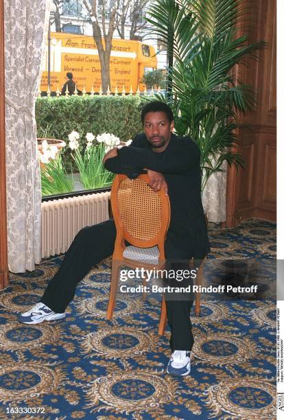 Denzel Washington at theParis Film Promotion Of Fallen.