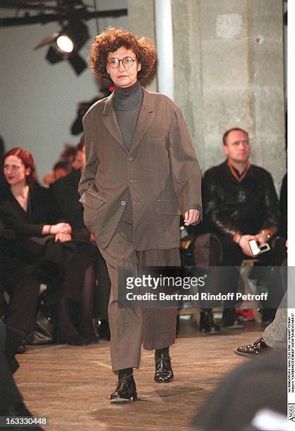 Catherine Leterrier ans sister Laurent Fabius at theYohji Yamamoto Menswear Catwalk Autumn Winter 98/99 Collection.