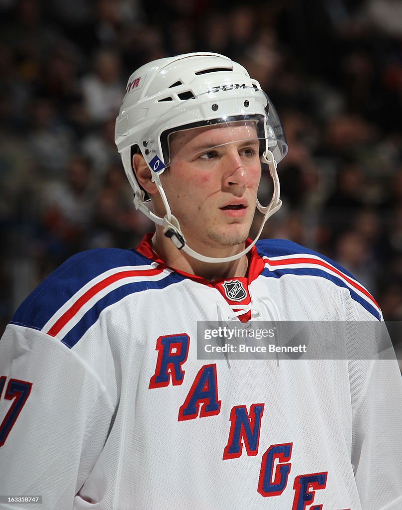 New York Rangers v New York Islanders