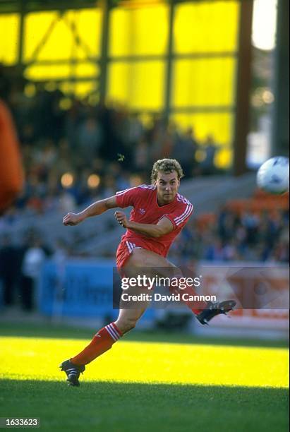 Neale Cooper of Aberdeen in action during a Scottish Premier League match against Dundee United at the Pittodrie Stadium in Aberdeen, Scotland....