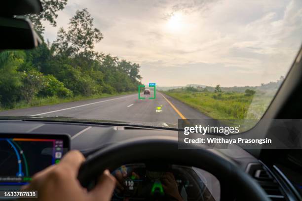 self driving of autonomous car - automatisiertes fahren stock-fotos und bilder