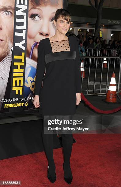 Amanda Peet arrives at the 'Identity Thief' Los Angeles premiere at Mann Village Theatre on February 4, 2013 in Westwood, California.