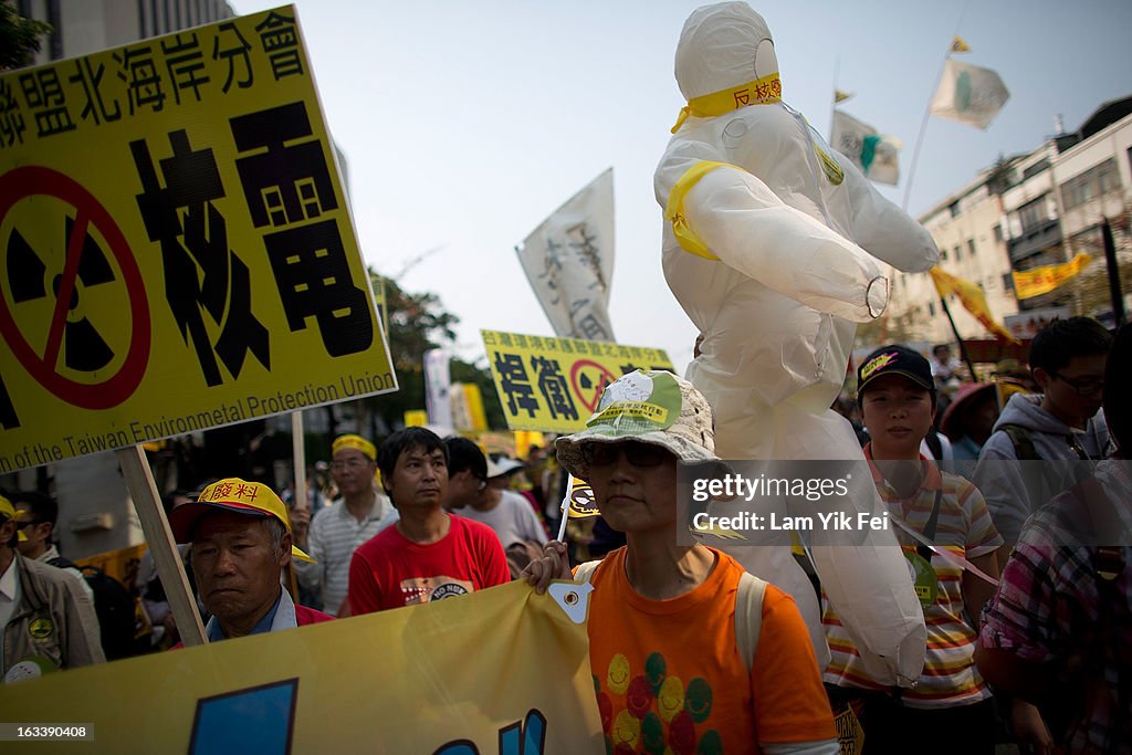 Anti-Nuclear Protesters Rally In Taiwan