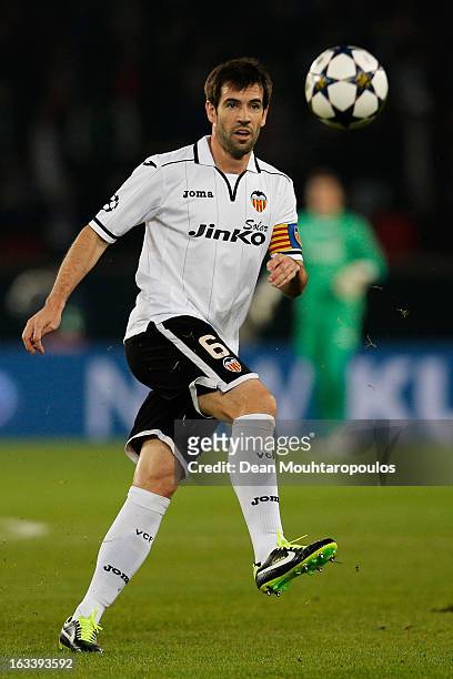 David Albelda of Valencia in action during the Round of 16 UEFA Champions League match between Paris St Germain and Valencia CF at Parc des Princes...