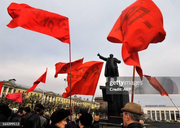 Lenin Supporters Flag Of Lenin Photos and Premium High Res Pictures - Getty Images