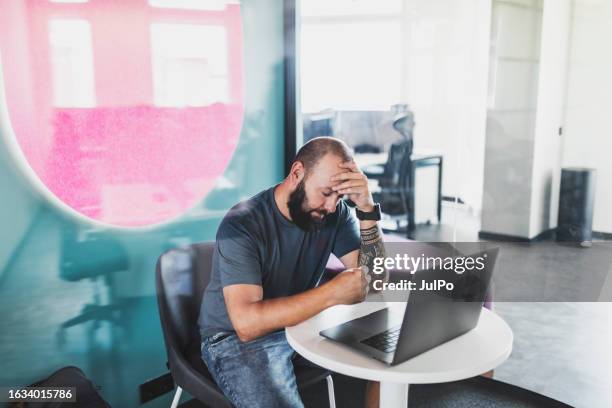 Unhappy Programmer Photos and Premium High Res Pictures - Getty Images