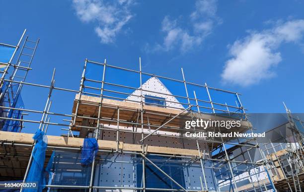 house construction - house construction frame stock pictures, royalty-free photos & images