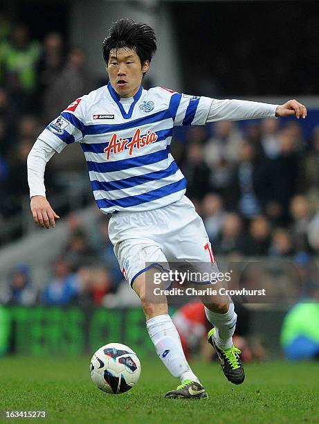 Ji-Sung Park of Queens Park Rangers in action during the Barclays Premier League match between Queens Park Rangers and Sunderland at Loftus Road on...